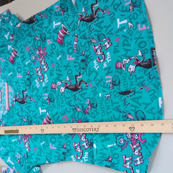 Dr Seuss, cat in the hat scrub top. Small - Picture 6 of 6